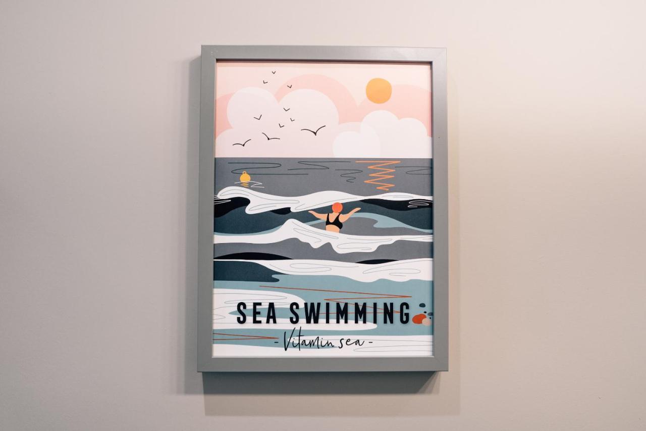 Sanctuary-By-Sea Apartment เวอร์ทิง ภายนอก รูปภาพ