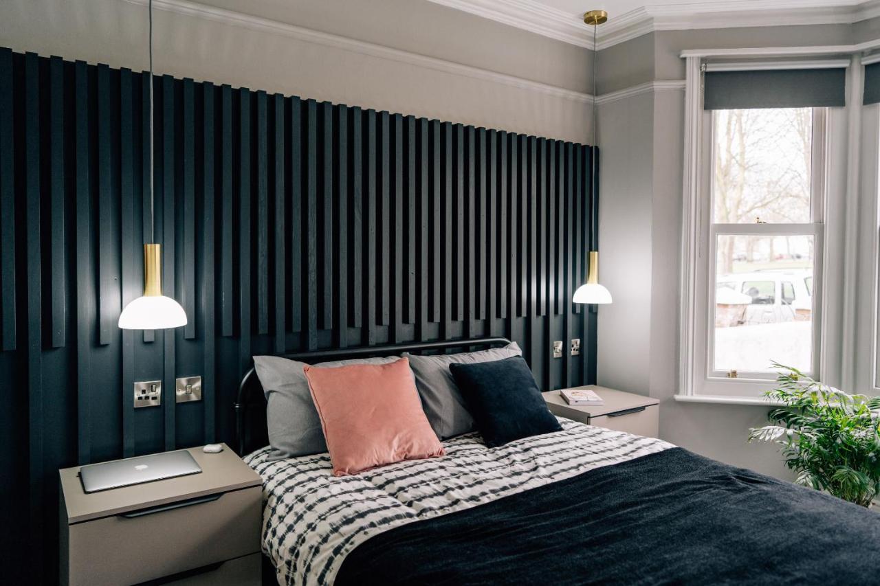 Sanctuary-By-Sea Apartment เวอร์ทิง ภายนอก รูปภาพ