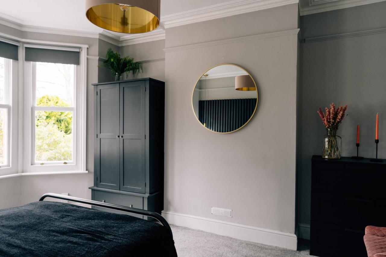 Sanctuary-By-Sea Apartment เวอร์ทิง ภายนอก รูปภาพ