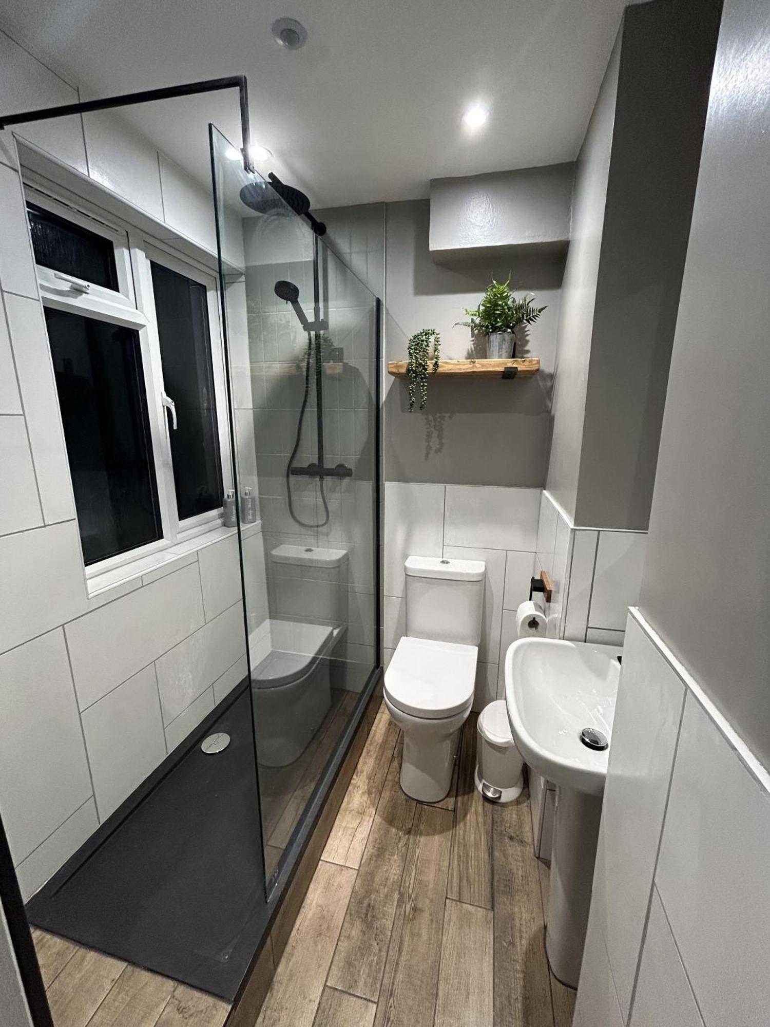 Sanctuary-By-Sea Apartment เวอร์ทิง ภายนอก รูปภาพ